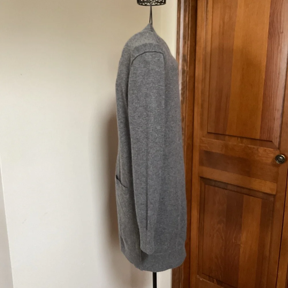 Vince V Neck boyfriend cashmere Cardigan, Grey, XS - Picture 6 of 8